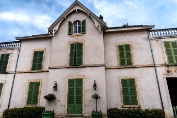 domaine newman winery building