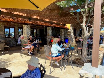 Le Vigne Winery Patio